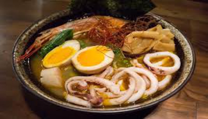 Mount Fuji’s Giant Prawn TONKOTSU RAMEN